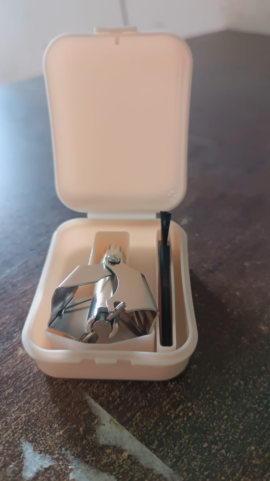 Nose Hair Clipper Stainless Steel Hair Remover (1 Pc With Brush Plastic Case)