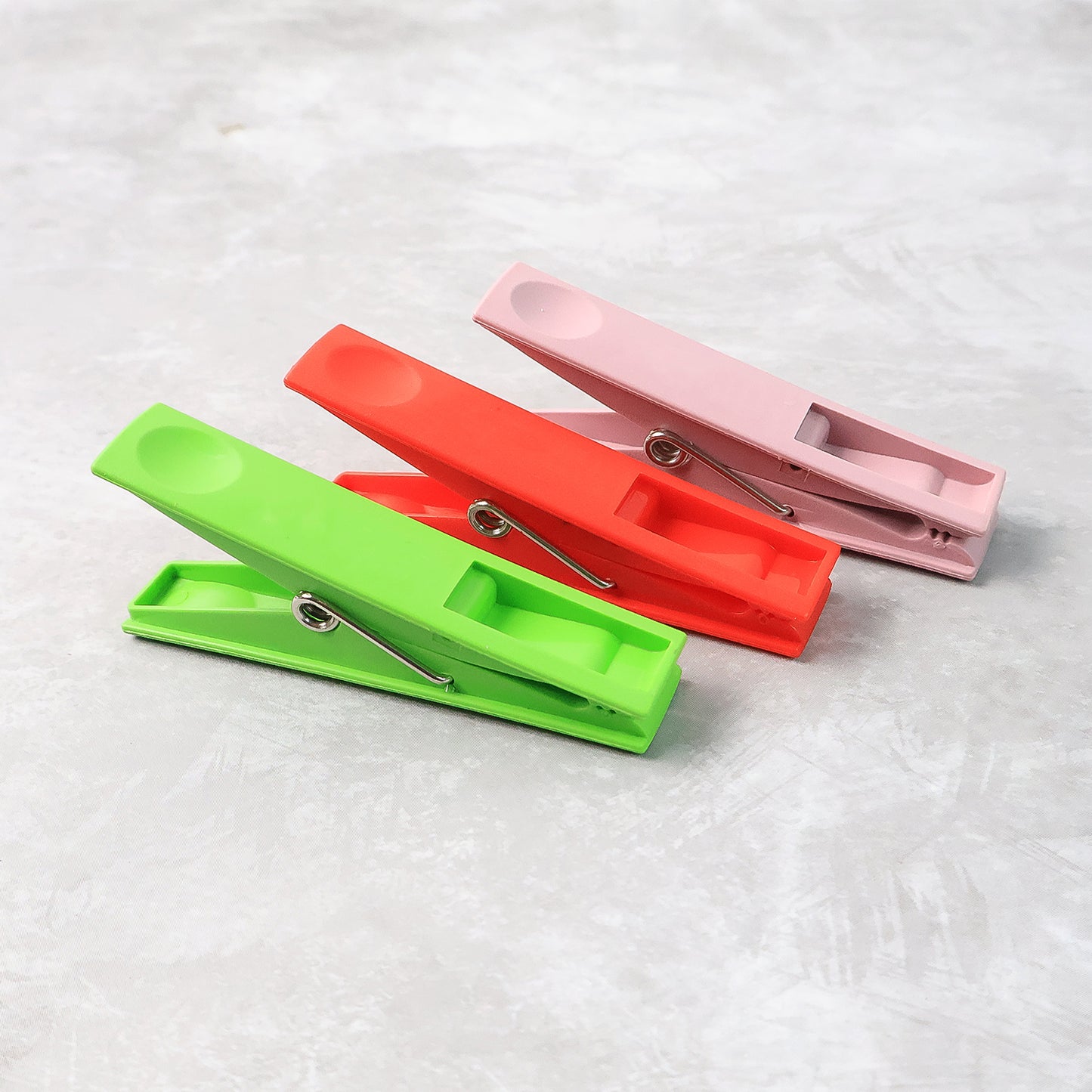 Durable Cloth Clips Set Of 12  Strong Grip Plastic Laundry Pegs With Stainless Steel Spring